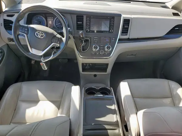 5TDYZ3DC0JS948637 2018 TOYOTA SIENNA - Image 8
