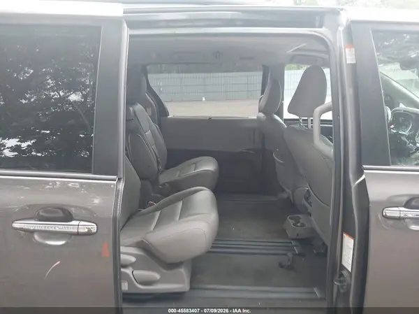 5TDYZ3DC0JS949223 2018 TOYOTA SIENNA - Image 8