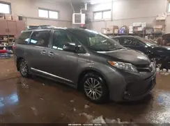 5TDYZ3DC0JS953594 2018 TOYOTA SIENNA