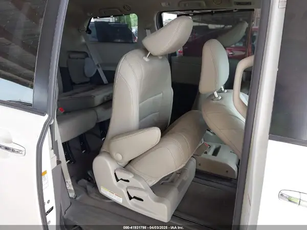 5TDYZ3DC0JS956785 2018 TOYOTA SIENNA - Image 8