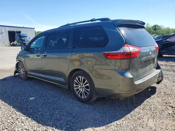 5TDYZ3DC0JS959539 2018 TOYOTA SIENNA - Image 2