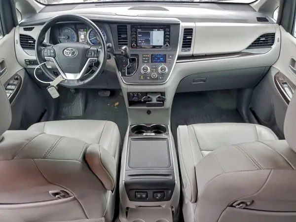 5TDYZ3DC0JS962117 2018 TOYOTA SIENNA - Image 8
