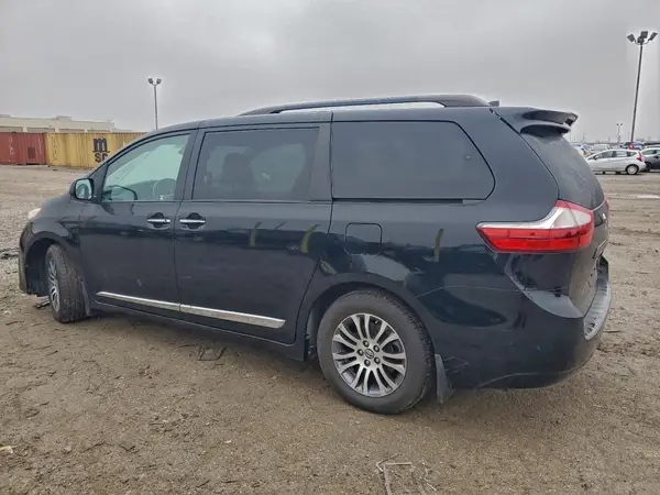 5TDYZ3DC0KS018643 2019 TOYOTA SIENNA - Image 2
