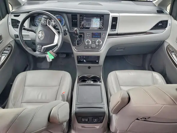 5TDYZ3DC0KS967450 2019 TOYOTA SIENNA - Image 8