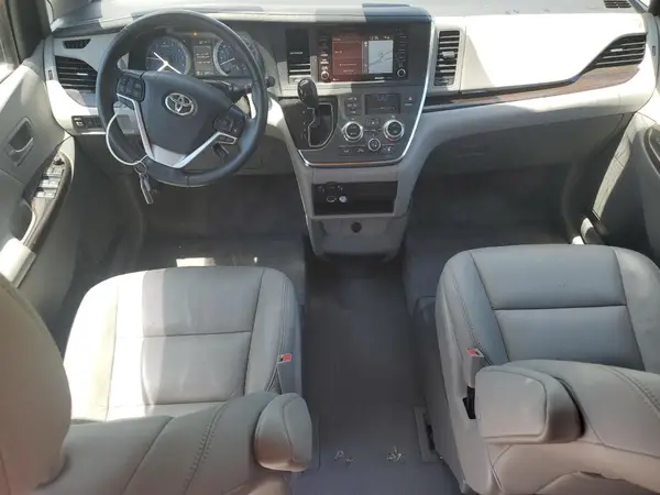 5TDYZ3DC0KS968825 2019 TOYOTA SIENNA - Image 8