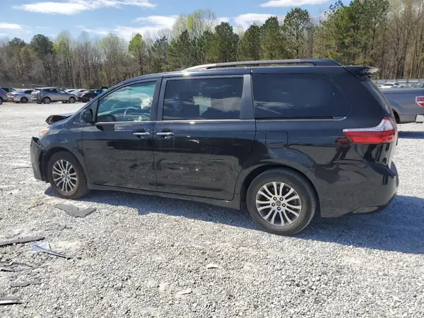 5TDYZ3DC0KS976455 2019 TOYOTA SIENNA - Image 2