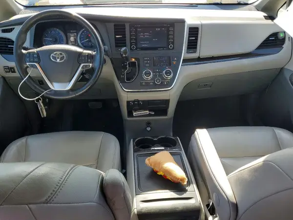 5TDYZ3DC0KS979985 2019 TOYOTA SIENNA - Image 8