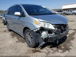 5TDYZ3DC0KS983664 2019 TOYOTA SIENNA