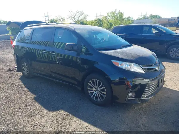 5TDYZ3DC0KS983776 2019 TOYOTA SIENNA - Image 1