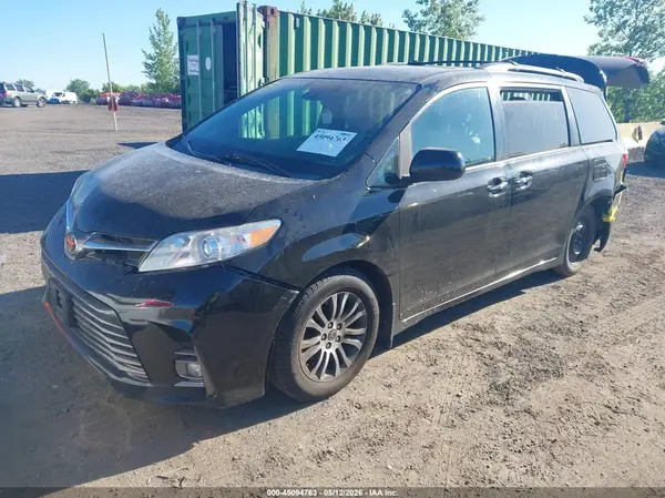 5TDYZ3DC0KS983776 2019 TOYOTA SIENNA - Image 2