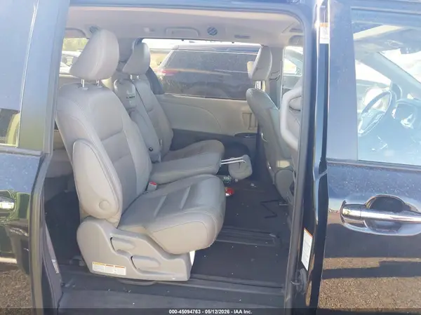 5TDYZ3DC0KS983776 2019 TOYOTA SIENNA - Image 8