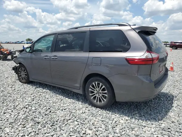 5TDYZ3DC0KS994146 2019 TOYOTA SIENNA - Image 2