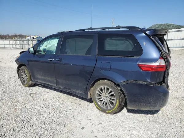 5TDYZ3DC0KS995846 2019 TOYOTA SIENNA - Image 2