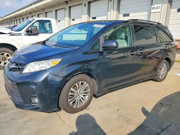 5TDYZ3DC0KS997001 2019 TOYOTA SIENNA - Image 1