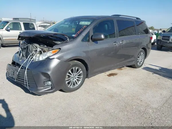 5TDYZ3DC0LS022211 2020 TOYOTA SIENNA - Image 2