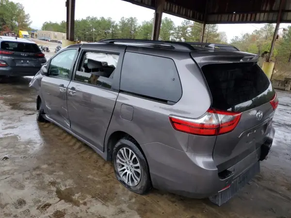 5TDYZ3DC0LS023326 2020 TOYOTA SIENNA - Image 2
