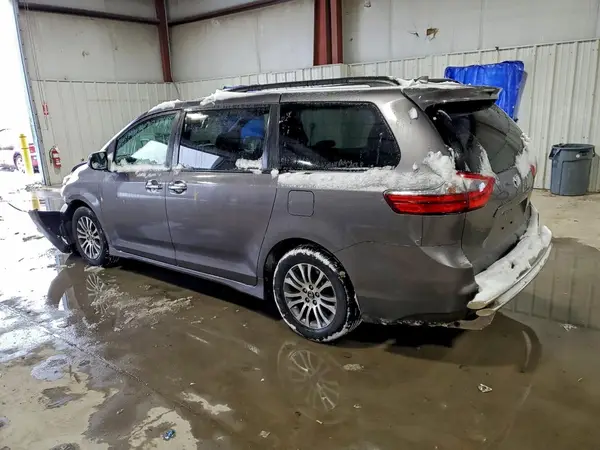 5TDYZ3DC0LS024377 2020 TOYOTA SIENNA - Image 2