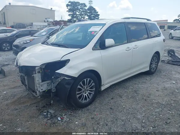 5TDYZ3DC0LS027313 2020 TOYOTA SIENNA - Image 2