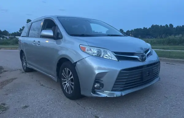 5TDYZ3DC0LS030115 2020 TOYOTA SIENNA - Image 1