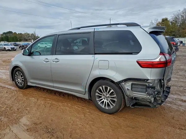 5TDYZ3DC0LS033547 2020 TOYOTA SIENNA - Image 2
