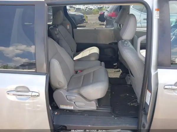 5TDYZ3DC0LS035217 2020 TOYOTA SIENNA - Image 8