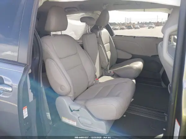 5TDYZ3DC0LS041891 2020 TOYOTA SIENNA - Image 8