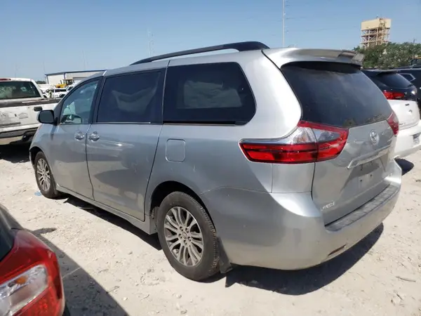 5TDYZ3DC0LS044841 2020 TOYOTA SIENNA - Image 2