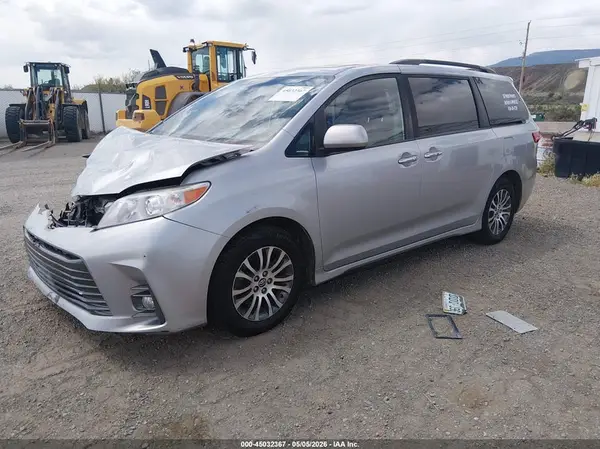 5TDYZ3DC0LS056262 2020 TOYOTA SIENNA - Image 2
