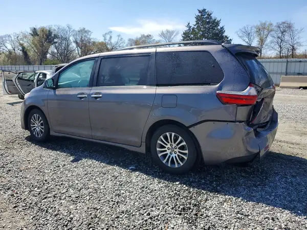 5TDYZ3DC0LS056276 2020 TOYOTA SIENNA - Image 2