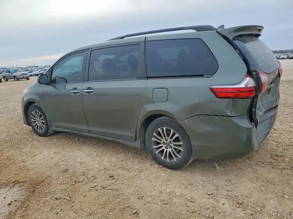 5TDYZ3DC0LS065771 2020 TOYOTA SIENNA - Image 2
