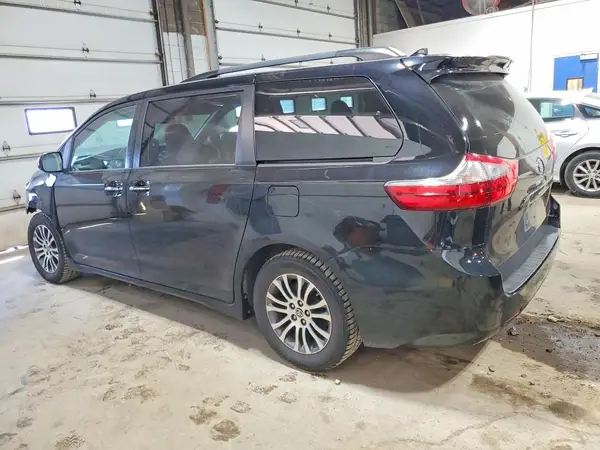 5TDYZ3DC0LS069397 2020 TOYOTA SIENNA - Image 2