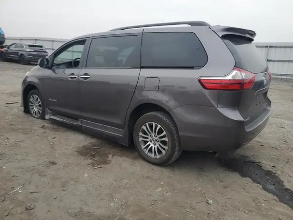 5TDYZ3DC0LS072736 2020 TOYOTA SIENNA - Image 2