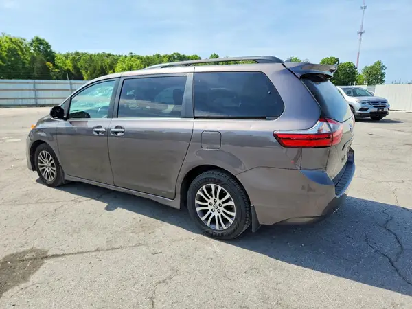 5TDYZ3DC0LS075345 2020 TOYOTA SIENNA - Image 2