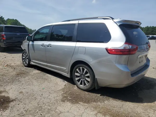 5TDYZ3DC0LS081176 2020 TOYOTA SIENNA - Image 2