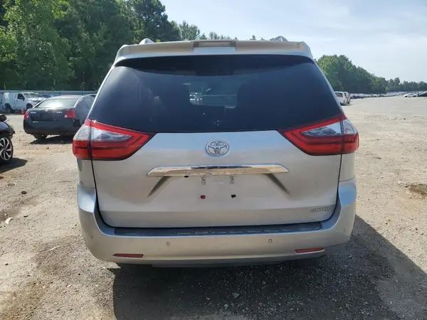 2020 TOYOTA SIENNA auction photo 6