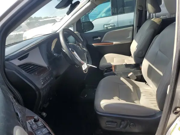 2020 TOYOTA SIENNA auction photo 7