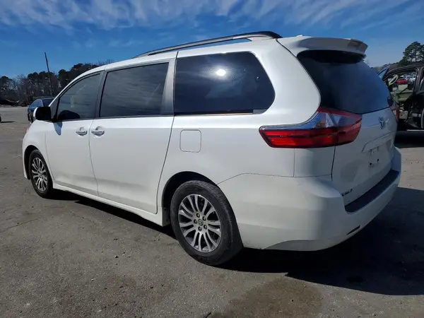 5TDYZ3DC0LS087141 2020 TOYOTA SIENNA - Image 2