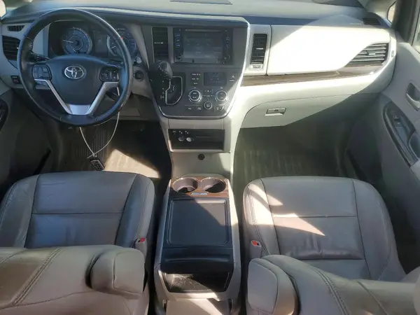5TDYZ3DC1HS770425 2017 TOYOTA SIENNA - Image 8