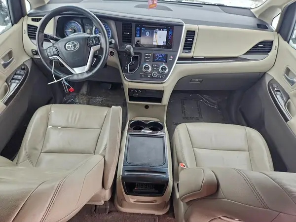 5TDYZ3DC1HS778962 2017 TOYOTA SIENNA - Image 8