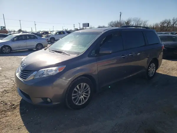 5TDYZ3DC1HS779013 2017 TOYOTA SIENNA - Image 1