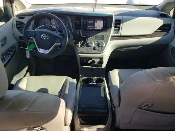 5TDYZ3DC1HS779013 2017 TOYOTA SIENNA - Image 8