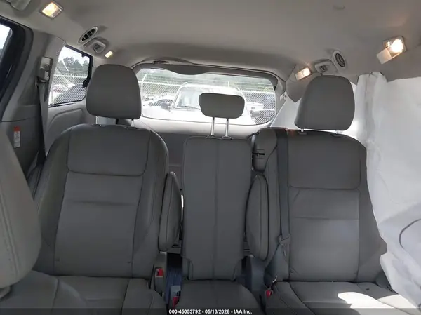 5TDYZ3DC1HS779867 2017 TOYOTA SIENNA - Image 8