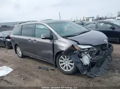 5TDYZ3DC1HS791114 2017 TOYOTA SIENNA