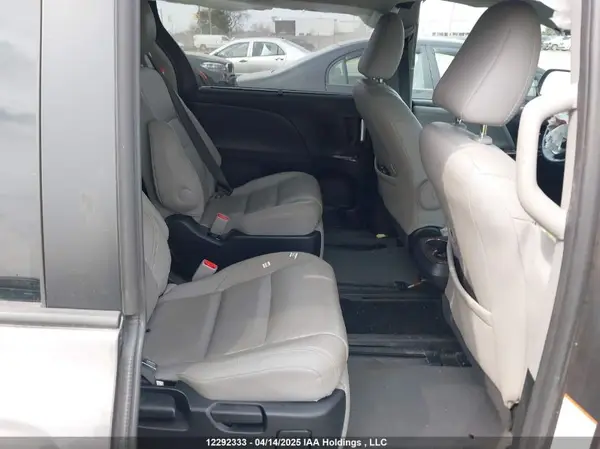 5TDYZ3DC1HS791114 2017 TOYOTA SIENNA - Image 8