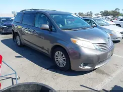 5TDYZ3DC1HS794630 2017 TOYOTA SIENNA