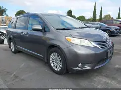 5TDYZ3DC1HS796023 2017 TOYOTA SIENNA