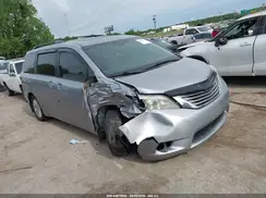 5TDYZ3DC1HS796992 2017 TOYOTA SIENNA