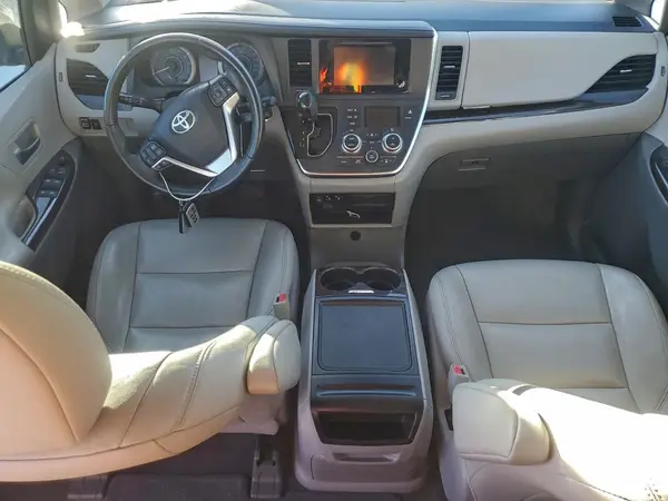 5TDYZ3DC1HS801592 2017 TOYOTA SIENNA - Image 8
