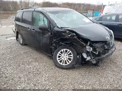 5TDYZ3DC1HS803312 2017 TOYOTA SIENNA