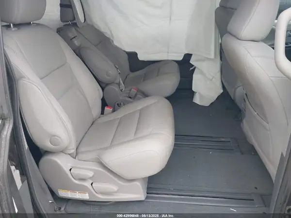 5TDYZ3DC1HS806646 2017 TOYOTA SIENNA - Image 8